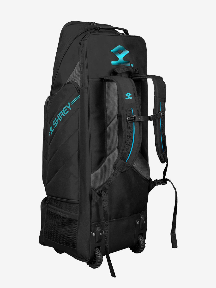 https://ik.imagekit.io/vyka3olhl/uk/e7781bb9-e957-4b93-a5bd-84f31e4f2a92/black/SHREY_META_DUFFLE_WHEELIE_120_3069_BLACK_2_HD_4cfCNn5Rut.webp